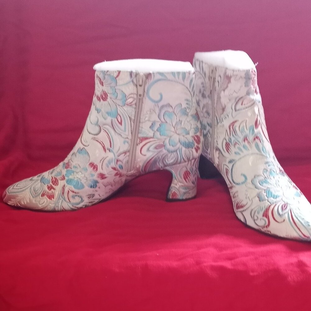 Vaneli Women's Silk Print Floral Booties size 9 - Picture 3 of 8